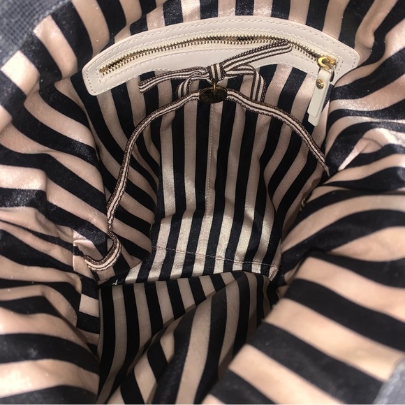 Final price Henri Bendel leather trim nylon tote❤️❤️❤️ - Picture 4 of 6